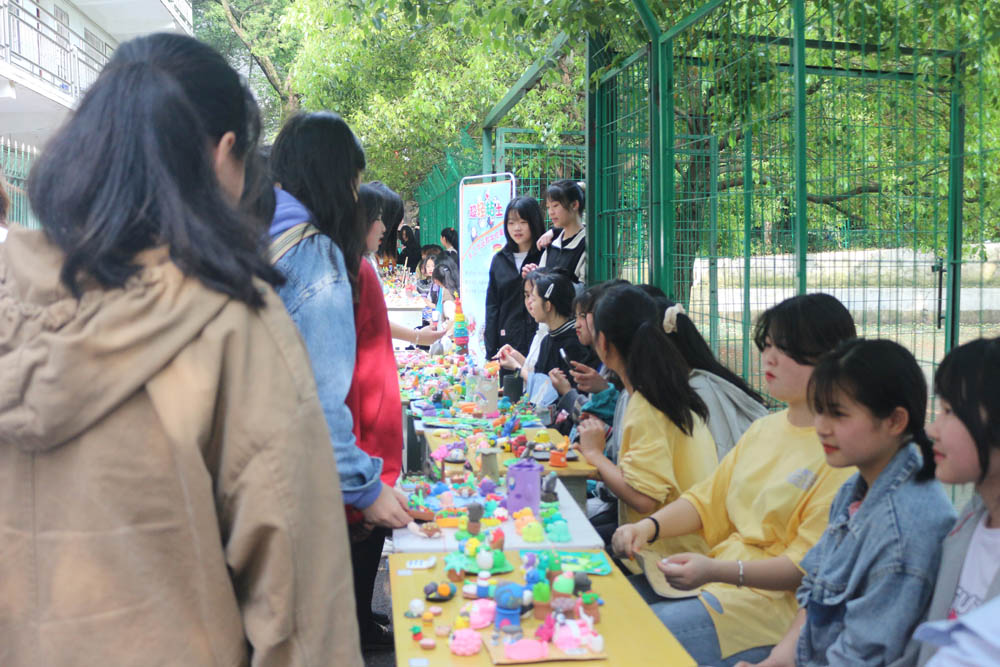 “黏土轻轻，手工相惜”——衡阳幼高专耒阳学院成功举办超轻黏土手工作品教学成果展